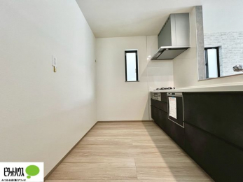 �L�b�`���@�V�z�Ȃ�ł͂̃s�J�s�J�̃L�b�`���͖����̂��������y�������Ă���܂��ˁB