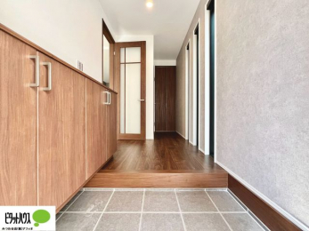 ���̑��@�Ƒ��݂�Ȃ̌C�������Ղ���[�ł���V���[�Y�{�b�N�X�B���t���̖��邢���ւł��B