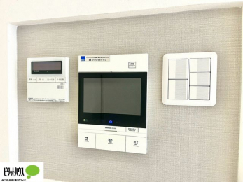 ���̑��@������Ԃ����S��TV���j�^�[�t���C���^�[�z��