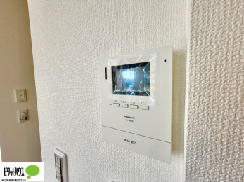 ���̑��@������Ԃ����S��TV���j�^�[�t���C���^�[�z��