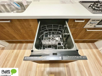 �L�b�`���@�{�H��ʐ^�@�V�z�Ȃ�ł͂̃s�J�s�J�̃L�b�`���͖����̂��������y�������Ă���܂��ˁB