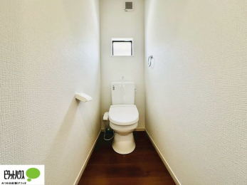 �g�C���@�{�H��ʐ^�@1�E2�K�E�H�V�����b�g�g�C�������B