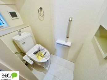 �g�C���@�{�H��ʐ^�@1�E2�K�E�H�V�����b�g�g�C�������B