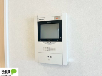���̑��@������Ԃ����S��TV���j�^�[�t���C���^�[�z��