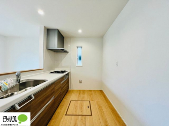 �L�b�`���@�{�H��ʐ^�@�V�z�Ȃ�ł͂̃s�J�s�J�̃L�b�`���͖����̂��������y�������Ă���܂��ˁB