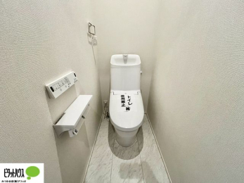 �g�C���@�{�H��ʐ^�@1�E2�K�E�H�V�����b�g�g�C�������B