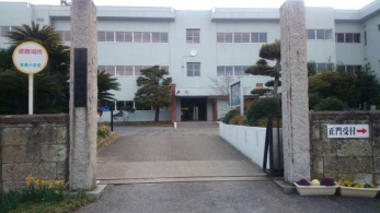 ���ӊ��@�s���s���o�菬�w�Z �k��16���B 1300m