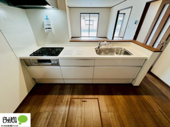 �L�b�`���@�{�H��ʐ^�@�V�z�Ȃ�ł͂̃s�J�s�J�̃L�b�`���͖����̂��������y�������Ă���܂��ˁB