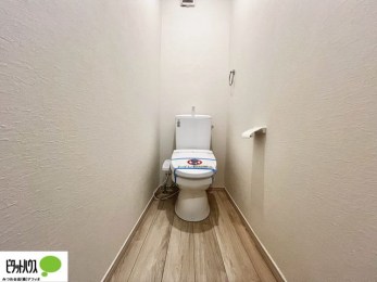 �g�C���@�{�H��ʐ^�@1�E2�K�E�H�V�����b�g�g�C�������B