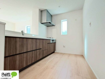 �L�b�`���@�V�z�Ȃ�ł͂̃s�J�s�J�̃L�b�`���͖����̂��������y�������Ă���܂��ˁB