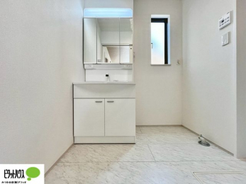 ���ʑ�E���ʏ��@�{�H��ʐ^�@�g���₷���V���v���Ȑ��ʉ��ϑ�B�����̎x�x�͂�������n�܂�܂��B