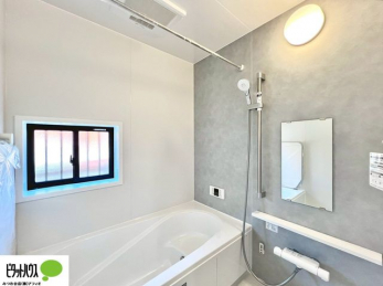 �����@�{�H��ʐ^�@�����̔�������Ă���闁���͍L�X�������B�x���͂��q�l�ƈꏏ�ɗV�тȂ������܂��ˁB