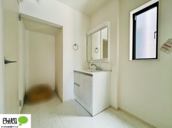 ���ʑ�E���ʏ��@�{�H��ʐ^�@�O�ʋ��̗���A�V���N���ȂǑ������[��������A�L�X�Ƃ������ʉ��ϑ�ł��B