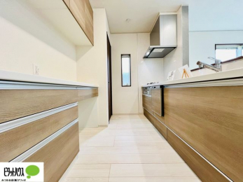 �L�b�`���@�{�H��ʐ^�@�V�z�Ȃ�ł͂̃s�J�s�J�̃L�b�`���͖����̂��������y�������Ă���܂��ˁB