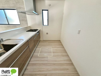 �L�b�`���@�{�H��ʐ^�@�V�z�Ȃ�ł͂̃s�J�s�J�̃L�b�`���͖����̂��������y�������Ă���܂��ˁB