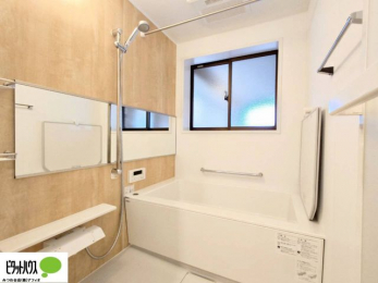 �����@�����̔�������Ă����o�X���[���͍L�X�������B�x���͂��q�l�ƈꏏ�ɗV�тȂ������܂��ˁB
