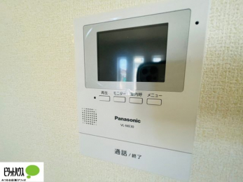 ���̑��@�{�H��ʐ^�@������Ԃ����S��TV���j�^�[�t���C���^�[�z��
