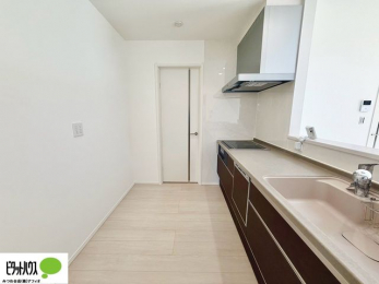 �L�b�`���@�V�z�Ȃ�ł͂̃s�J�s�J�̃L�b�`���͖����̂��������y�������Ă���܂��ˁB