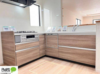 �L�b�`���@�{�H��ʐ^�@�V�z�Ȃ�ł͂̃s�J�s�J�̃L�b�`���͖����̂��������y�������Ă���܂��ˁB