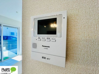 ���̑��@�{�H��ʐ^�@������Ԃ����S��TV���j�^�[�t���C���^�[�z��