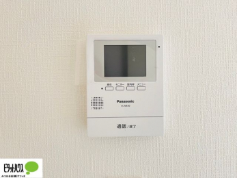 ���̑��@�{�H��ʐ^�F������Ԃ����S��TV���j�^�[�t���C���^�[�z��