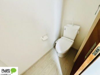 �g�C���@�{�H��ʐ^�@1�E2�K�E�H�V�����b�g�g�C�������B