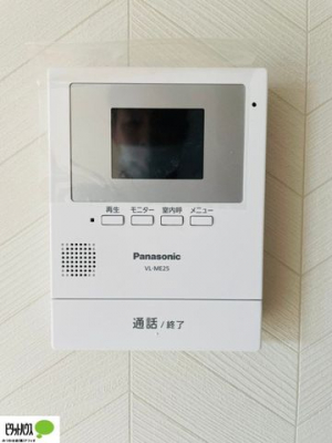 ���̑��@�{�H��ʐ^�@������Ԃ����S��TV���j�^�[�t���C���^�[�z��