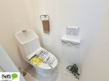 �g�C���@�{�H��ʐ^�F�����Ȑ��@�\�t�������V�����[�g�C��