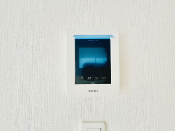 ���̑��@�{�H��ʐ^�@������Ԃ����S��TV���j�^�[�t���C���^�[�z��