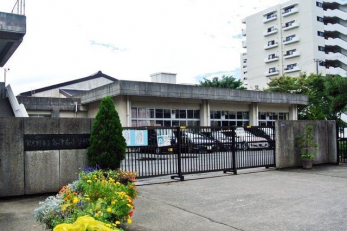 ���ӊ��@�K�u��s���J�Ó쏬�w�Z �k��2���B 150m