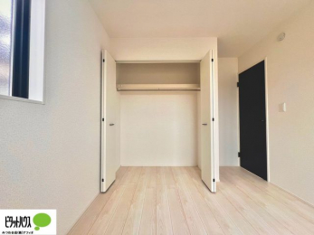 �q�������@���ꂼ��̂������Ɏ��[�X�y�[�X������̂Ńv���C�x�[�g�ȉו����g�߂ɒu�����Ƃ��ł��܂��B