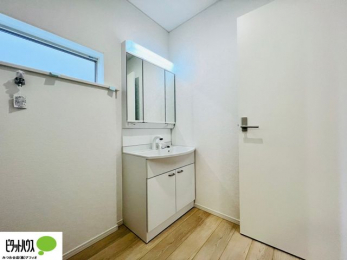 ���ʑ�E���ʏ��@�{�H��ʐ^�F���ʎ��ɏ���������A�J�r�\�h�ɂ��B�傫�ȋ��Ō��₷�����ʉ��ϑ�ł�