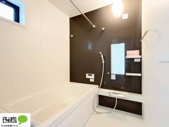 �����@�{�H��ʐ^�F1���̔�����������x���̓��͂��q�l�Ƃ̃R�~���j�P�[�V�����̏�Ƃ���