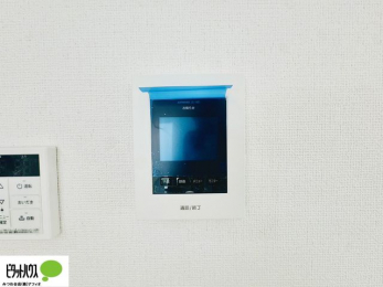 ���̑��@�{�H��ʐ^�@������Ԃ����S��TV���j�^�[�t���C���^�[�z��