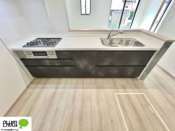 �L�b�`���@�V�z�Ȃ�ł͂̃s�J�s�J�̃L�b�`���͖����̂��������y�������Ă���܂��ˁB