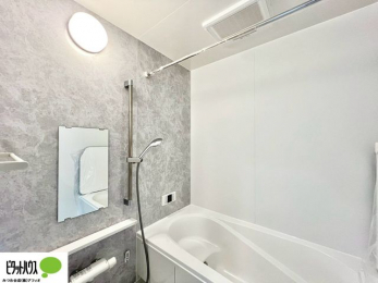 �����@�����̔�������Ă����o�X���[���͍L�X�������B�x���͂��q�l�ƈꏏ�ɗV�тȂ������܂��ˁB