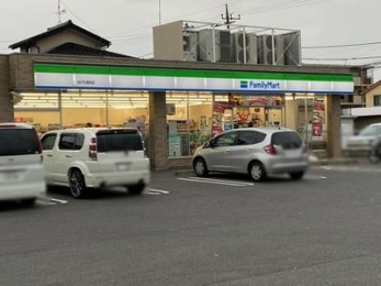 ���ӊ��@�t�@�~���[�}�[�g���ˌ܍����X �k��4���B 280m